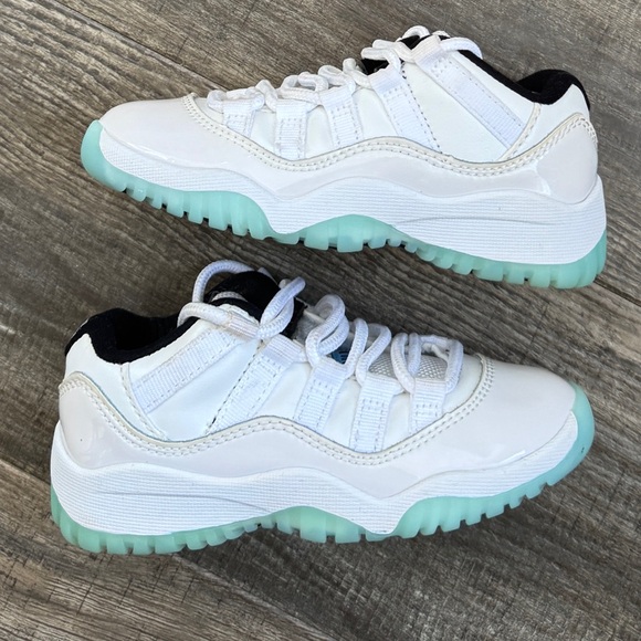 Jordan Other - Jordan 11 retro low legend blue 8c